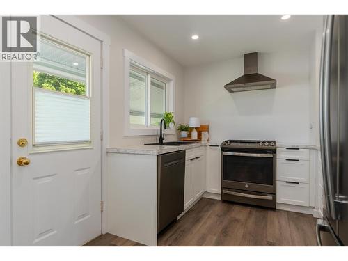 3725 Dogwood Drive, Trail, BC - Indoor Photo Showing Kitchen
