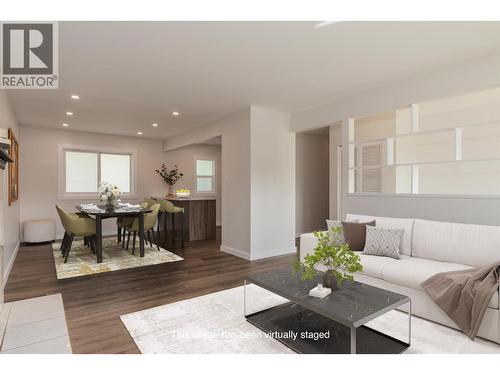 3725 Dogwood Drive, Trail, BC - Indoor Photo Showing Living Room