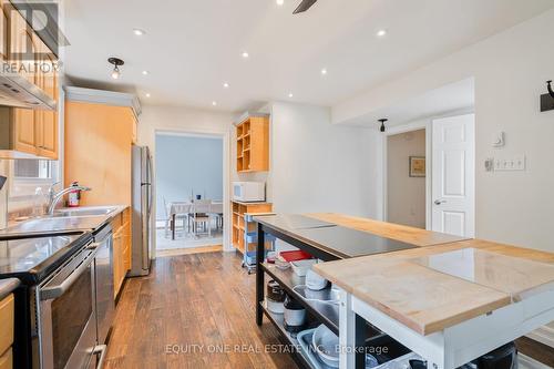 73 Hobart Crescent, Ottawa, ON - Indoor Photo Showing Kitchen With Upgraded Kitchen