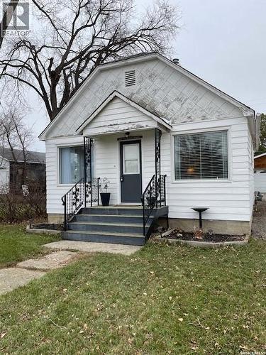 410 1St Street, Kipling, SK - Outdoor