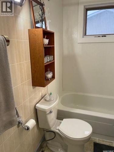 410 1St Street, Kipling, SK - Indoor Photo Showing Bathroom