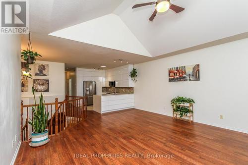 A - 19 Castle Glen Crescent, Ottawa, ON - Indoor Photo Showing Other Room