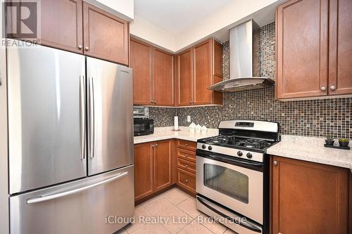 74 Crumlin Crescent, Brampton, ON - Indoor Photo Showing Kitchen