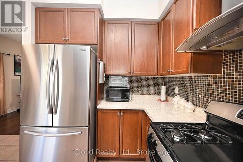 74 Crumlin Crescent, Brampton, ON - Indoor Photo Showing Kitchen