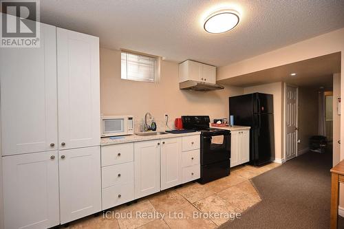 74 Crumlin Crescent, Brampton, ON - Indoor Photo Showing Kitchen