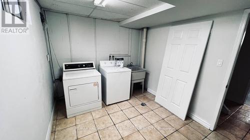 Unit A - 82 Sanford Street, Barrie, ON - Indoor Photo Showing Laundry Room