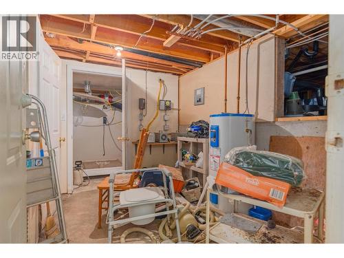 1976 Watson Lane, Fruitvale, BC - Indoor Photo Showing Basement