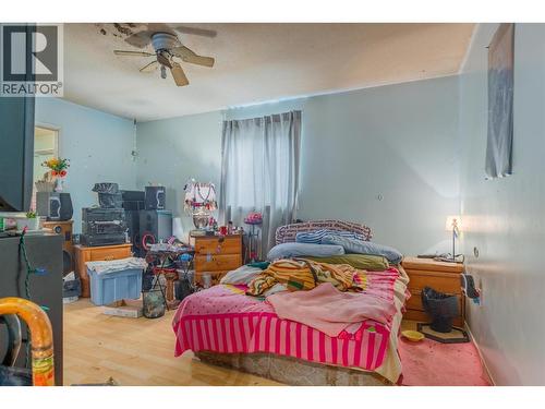 1976 Watson Lane, Fruitvale, BC - Indoor Photo Showing Bedroom