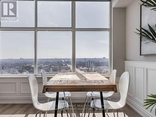 Uph7 - 880 Dundas Street W, Mississauga, ON - Indoor Photo Showing Other Room