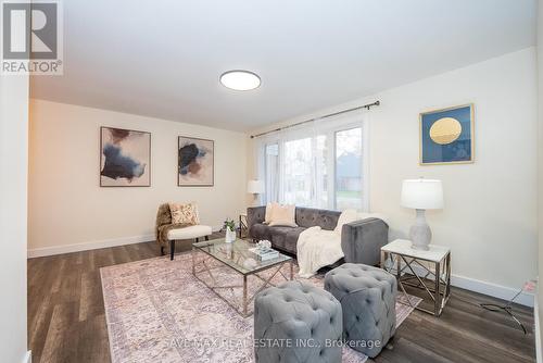 26 Hillbank Trail, Brampton, ON - Indoor Photo Showing Living Room