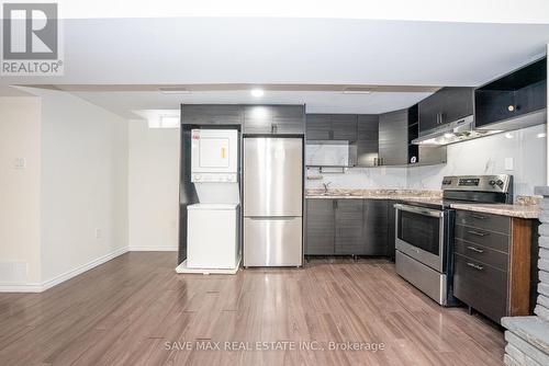 26 Hillbank Trail, Brampton, ON - Indoor Photo Showing Kitchen