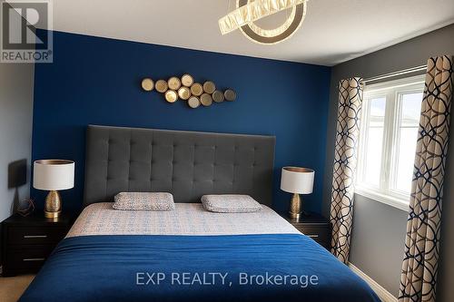 Upper - 960 Bianca Court, Kitchener, ON - Indoor Photo Showing Bedroom