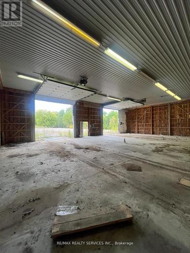 2178 Highway 6, Hamilton, ON -  Photo Showing Garage