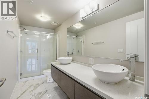 221 235 Evergreen Square, Saskatoon, SK - Indoor Photo Showing Bathroom