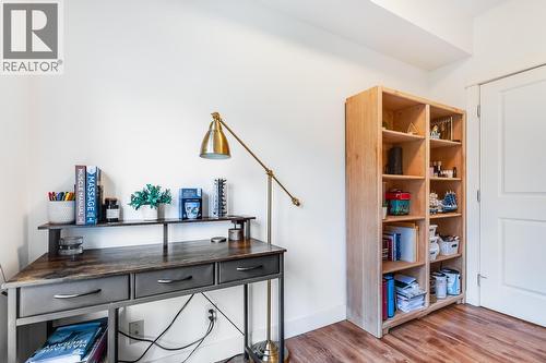 office/2nd bedroom * Big enough for a queen bed! - 2551 Shoreline Drive Unit# 113, Lake Country, BC - Indoor