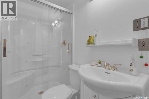 3047 Whitmore Avenue, Regina, SK - Indoor Photo Showing Bathroom