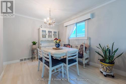 32 Melbourne Street E, Kawartha Lakes (Lindsay), ON - Indoor Photo Showing Dining Room