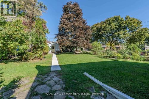 32 Melbourne Street E, Kawartha Lakes (Lindsay), ON - Outdoor