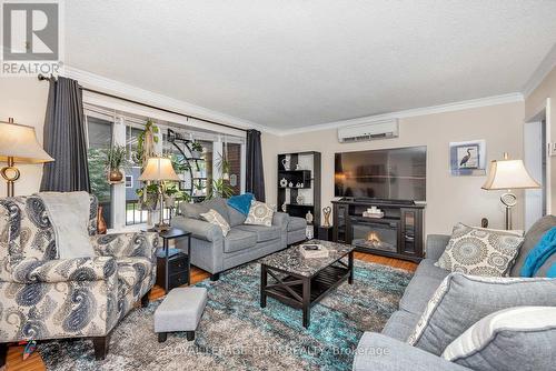 43 Blacksmith Road, Rideau Lakes, ON - Indoor Photo Showing Living Room