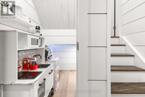 77 Lockerbie Crescent, Collingwood, ON - Indoor Photo Showing Kitchen