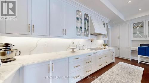 187 Purple Creek Road, Vaughan, ON - Indoor Photo Showing Kitchen With Upgraded Kitchen