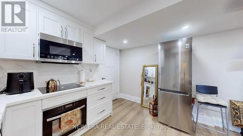 187 Purple Creek Road, Vaughan, ON - Indoor Photo Showing Kitchen