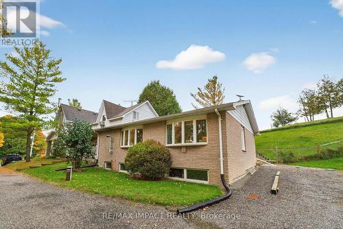 272 Raglan Road W, Oshawa, ON - Outdoor