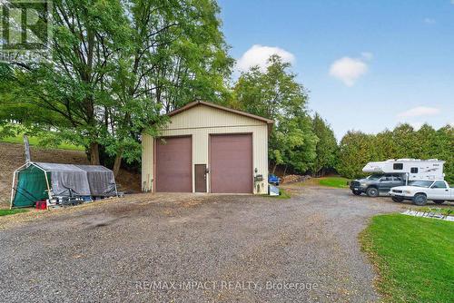 272 Raglan Road W, Oshawa, ON - Outdoor