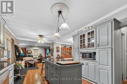 272 Raglan Road W, Oshawa, ON - Indoor Photo Showing Kitchen