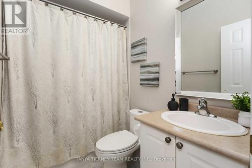 26 Wilshire Drive, Whitby, ON - Indoor Photo Showing Bathroom