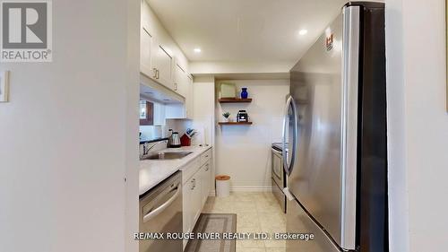507 - 1655 Pickering Parkway, Pickering, ON - Indoor Photo Showing Kitchen