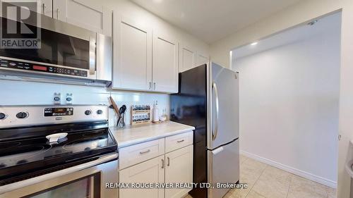507 - 1655 Pickering Parkway, Pickering, ON - Indoor Photo Showing Kitchen