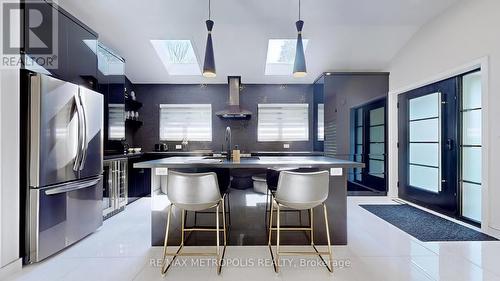 640 LANSDOWNE DRIVE  Oshawa, ON L1G 1W4