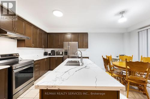 20 Cherry Taylor Avenue, Cambridge, ON - Indoor Photo Showing Kitchen