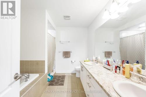 20 Cherry Taylor Avenue, Cambridge, ON - Indoor Photo Showing Bathroom