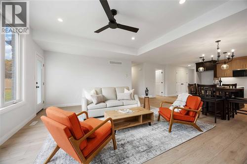 230 Nicholas Street, Sarnia, ON - Indoor Photo Showing Living Room