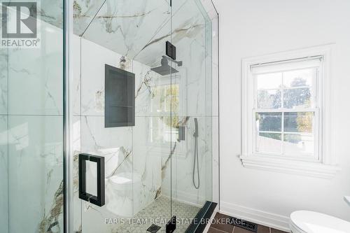3740 Simcoe County Road 27, Bradford West Gwillimbury, ON - Indoor Photo Showing Bathroom