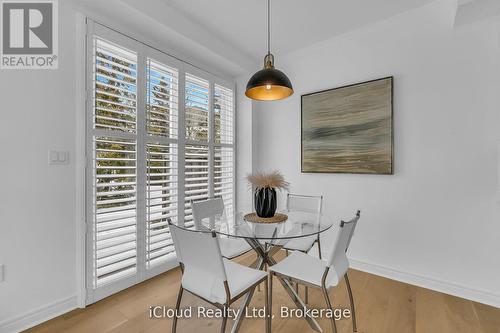 18 - 2295 Rochester Circle, Oakville, ON - Indoor Photo Showing Dining Room