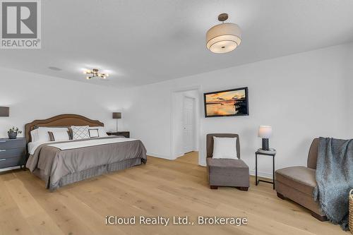 18 - 2295 Rochester Circle, Oakville, ON - Indoor Photo Showing Bedroom