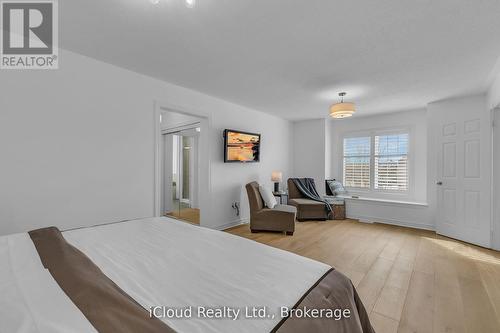 18 - 2295 Rochester Circle, Oakville, ON - Indoor