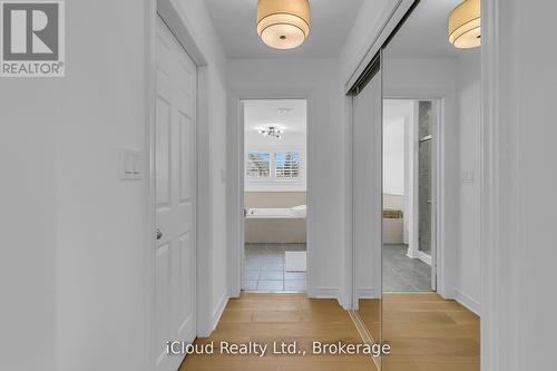 18 - 2295 Rochester Circle, Oakville, ON - Indoor Photo Showing Other Room