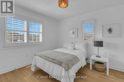 18 - 2295 Rochester Circle, Oakville, ON - Indoor Photo Showing Bedroom