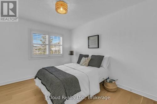 18 - 2295 Rochester Circle, Oakville, ON - Indoor Photo Showing Bedroom
