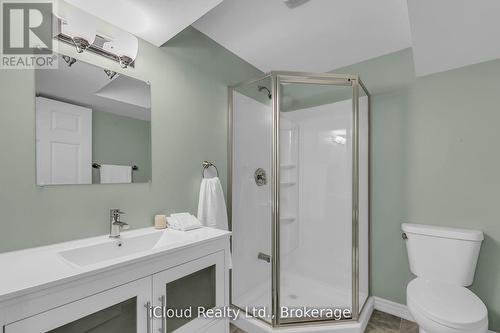 18 - 2295 Rochester Circle, Oakville, ON - Indoor Photo Showing Bathroom