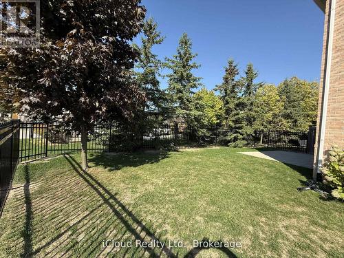18 - 2295 Rochester Circle, Oakville, ON - Outdoor