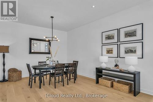 18 - 2295 Rochester Circle, Oakville, ON - Indoor Photo Showing Dining Room