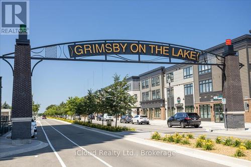 136 Dunrobin Lane, Grimsby, ON - Outdoor