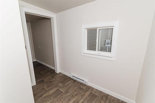 8 Mobile Street, Carman, MB - Indoor Photo Showing Other Room
