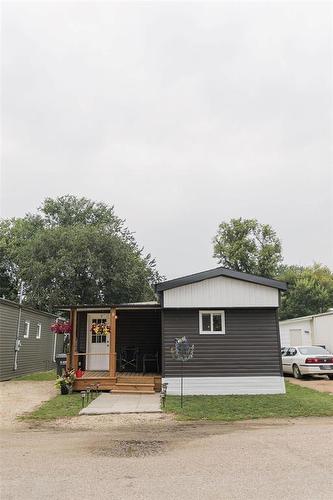 8 Mobile Street, Carman, MB - Outdoor