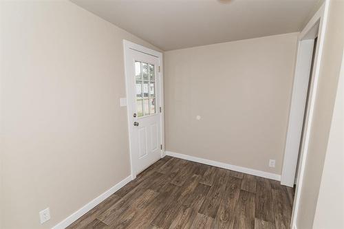 8 Mobile Street, Carman, MB - Indoor Photo Showing Other Room